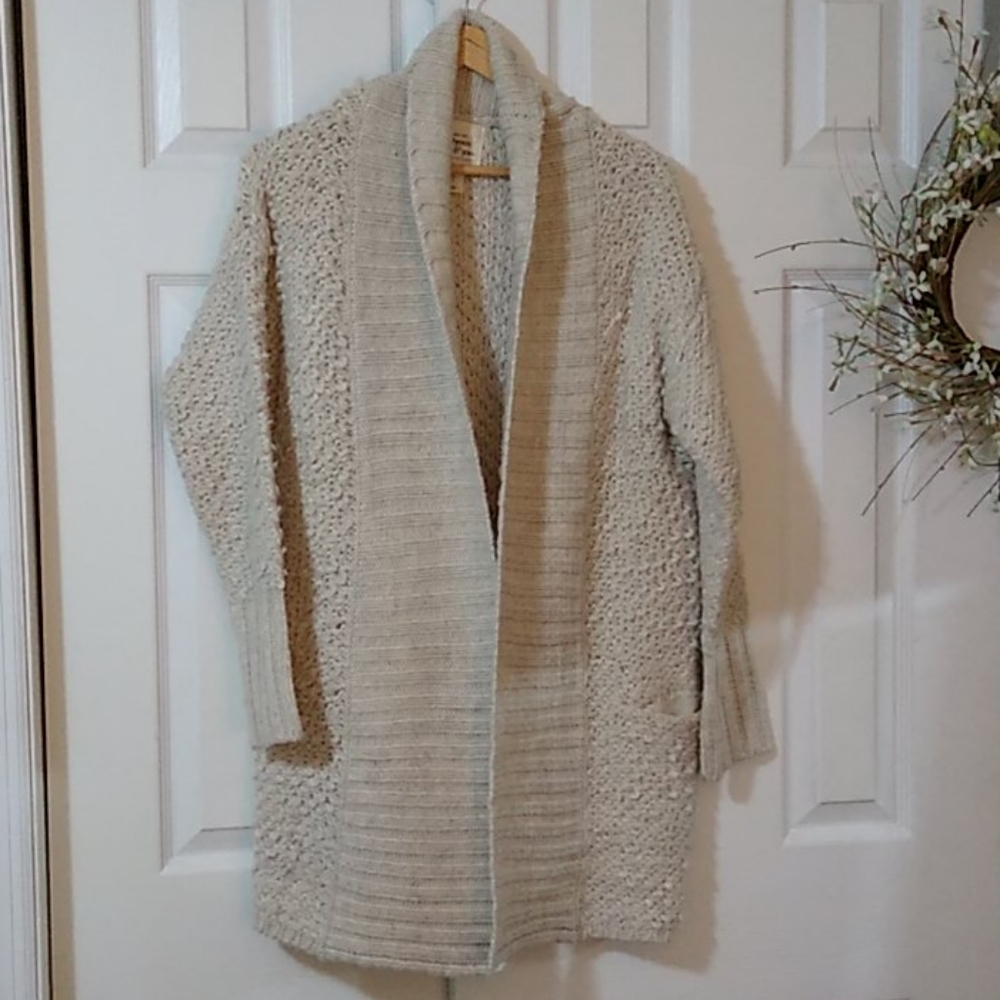 Acrilic/wool gorgeous long open cream cardigan